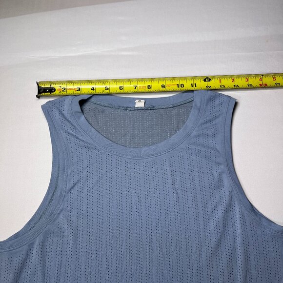 Lululemon Chambray Train to Be Tank perforated dots Flowy Muscle logo Womens 8 - Picture 8 of 10